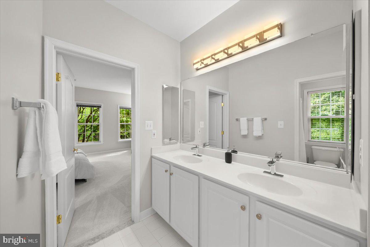7136 Ayers Meadow Ln Property Photo 28