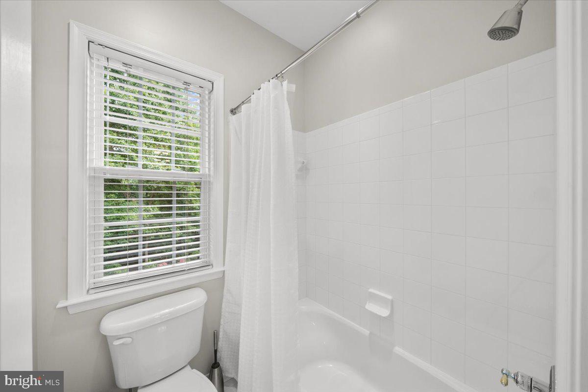 7136 Ayers Meadow Ln Property Photo 29