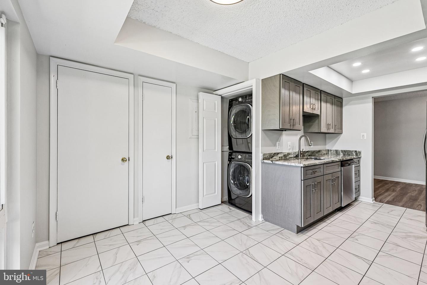 10225 Valentino Dr #7212 Property Photo 15
