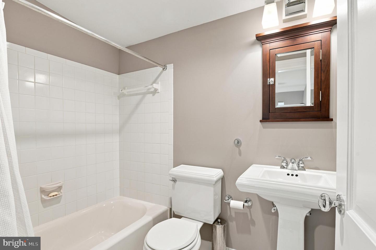 1210 Corbin Ct Property Photo 59