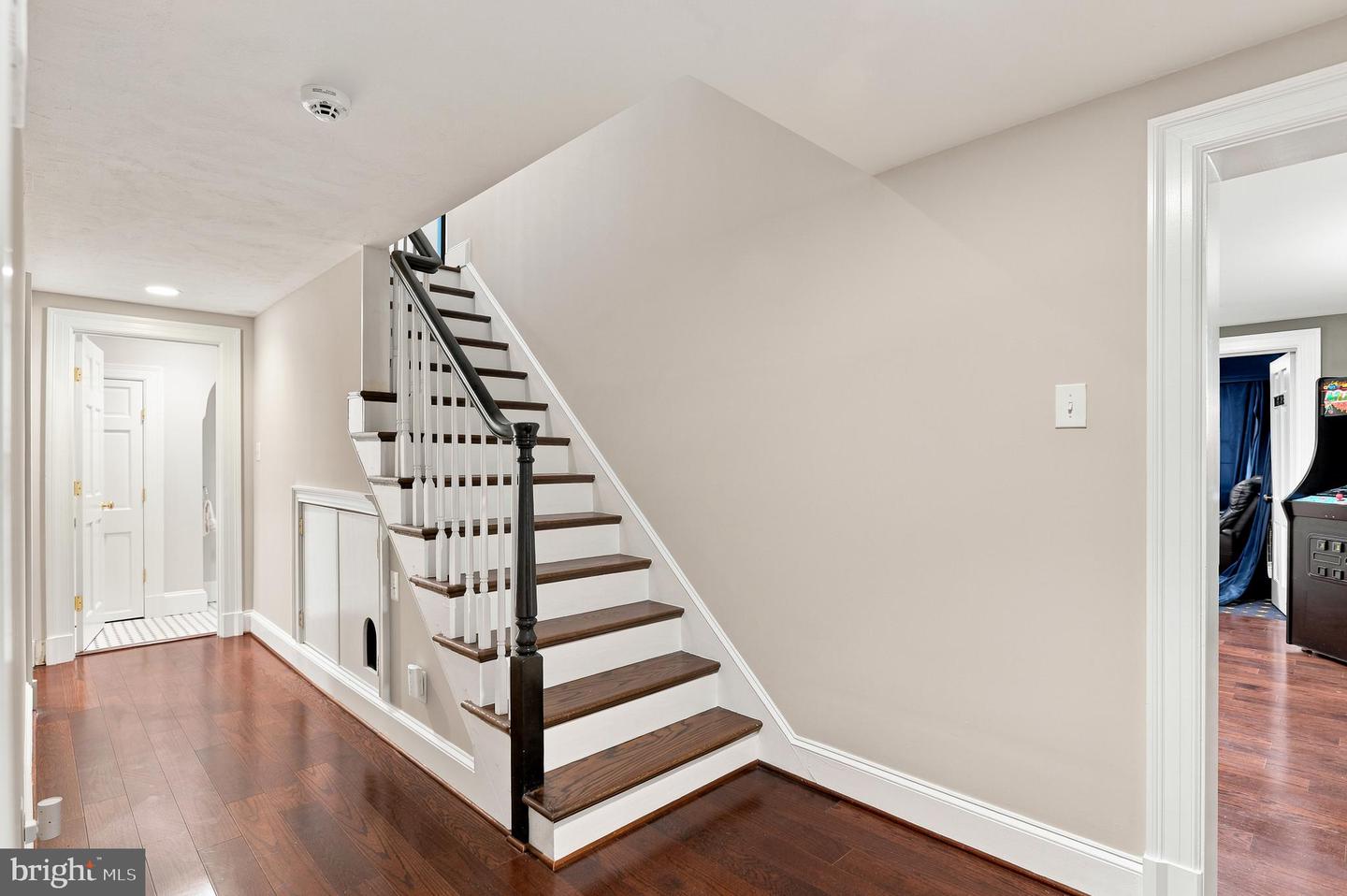 1210 Corbin Ct Property Photo 60
