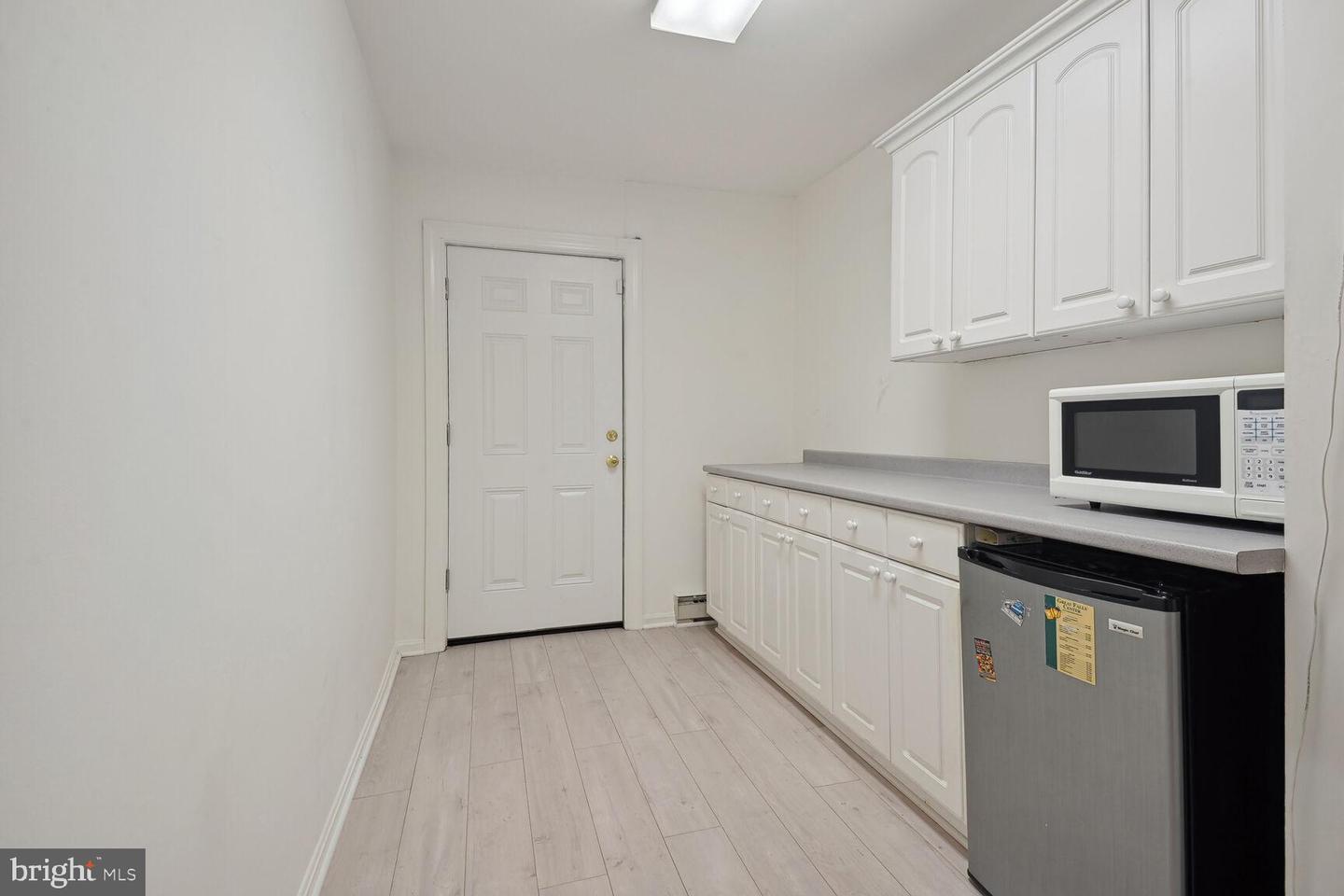 752 Walker Rd #c Property Photo 16