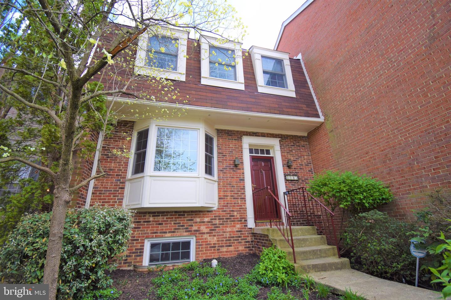 8243 CEDAR LANDING CT Property Photo 1