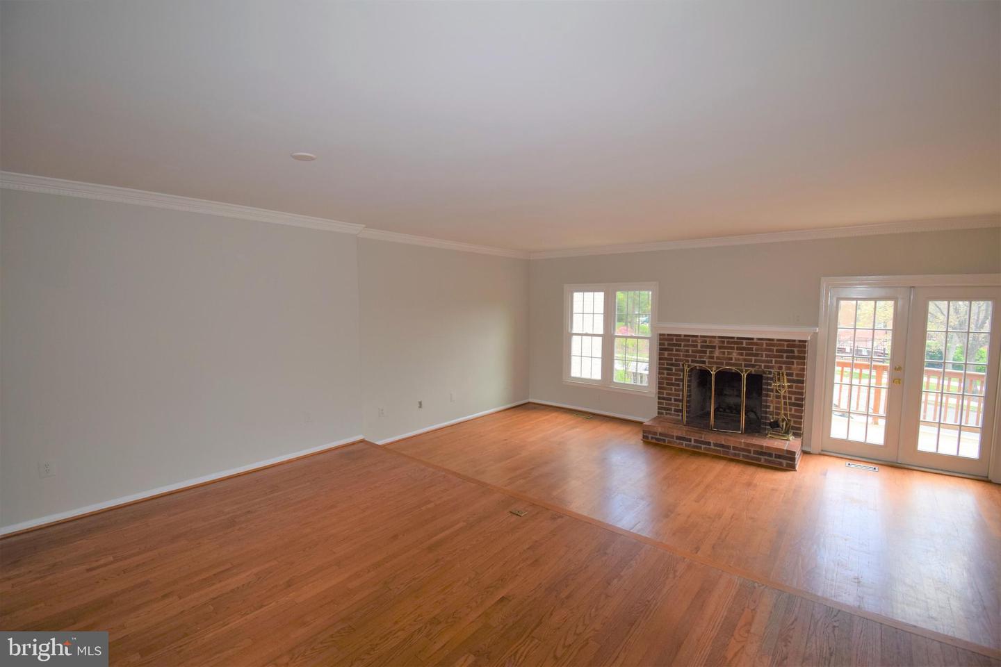 8243 Cedar Landing Ct Property Photo 8