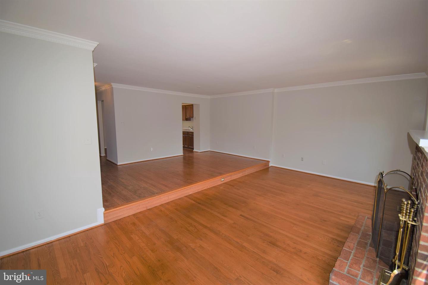 8243 Cedar Landing Ct Property Photo 10