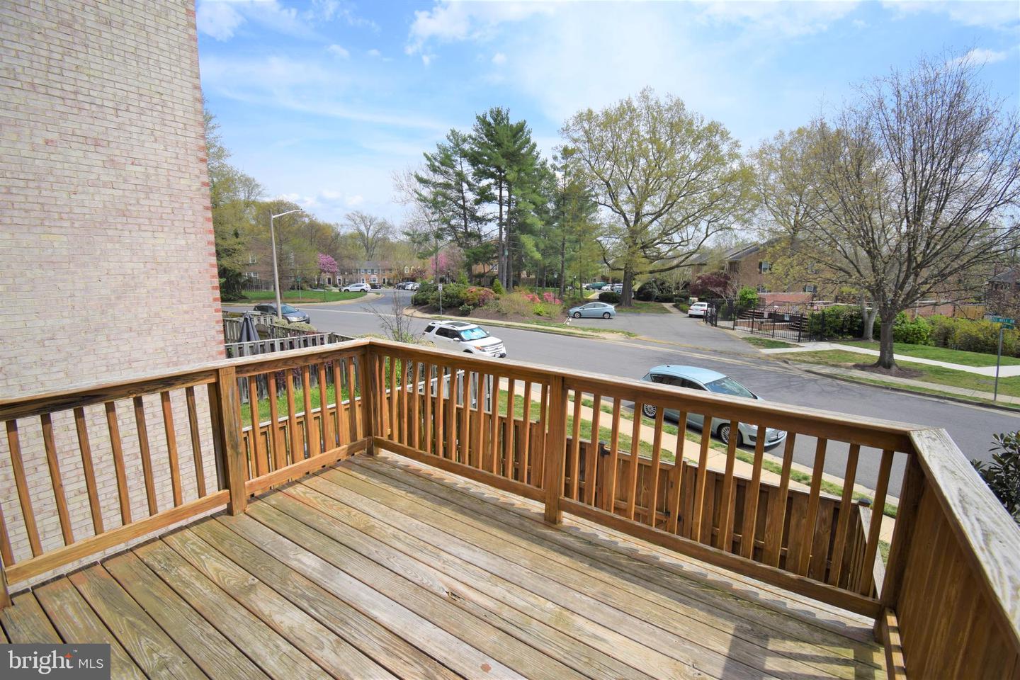 8243 Cedar Landing Ct Property Photo 11
