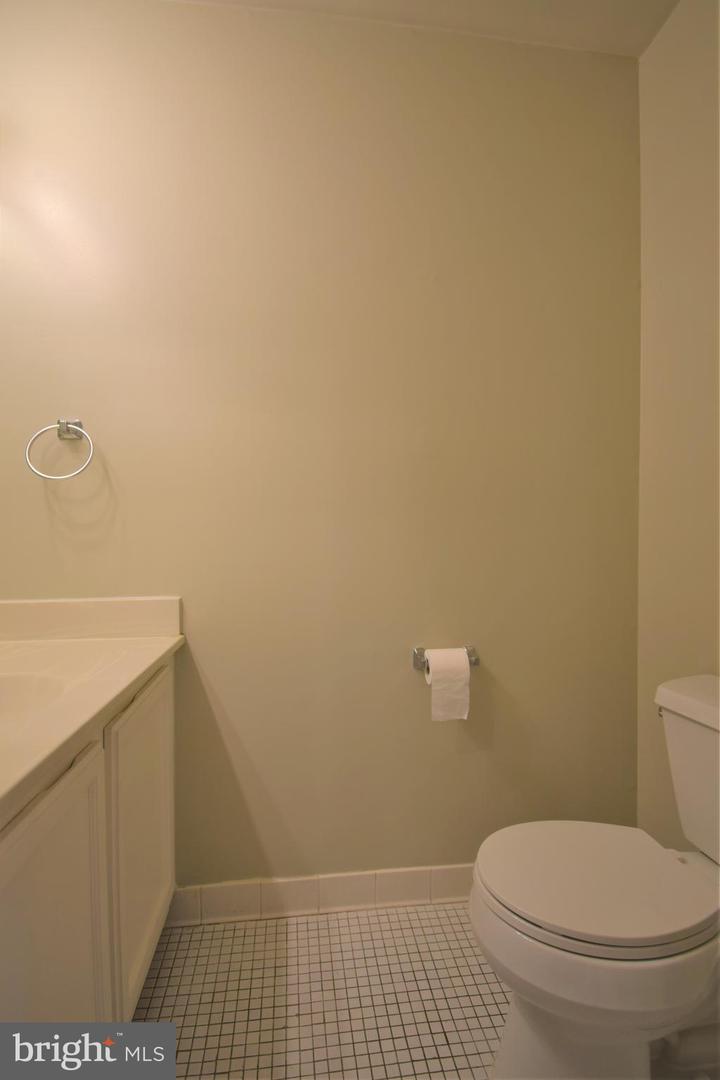 8243 Cedar Landing Ct Property Photo 13
