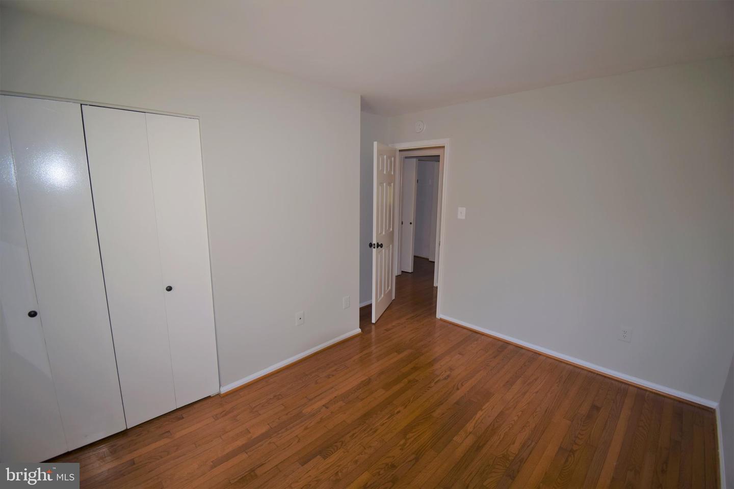 8243 Cedar Landing Ct Property Photo 16