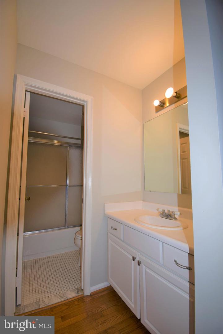 8243 Cedar Landing Ct Property Photo 24