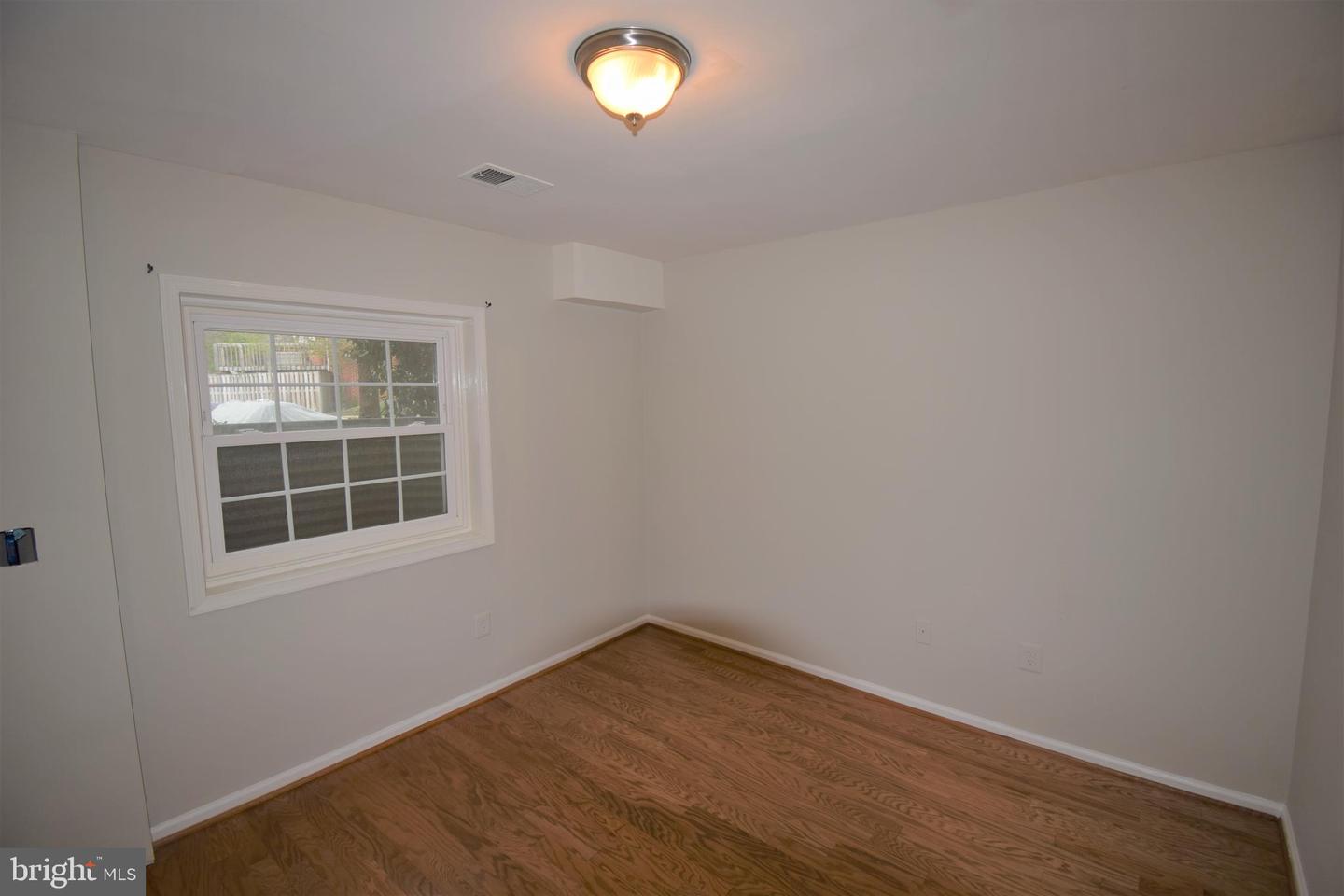 8243 Cedar Landing Ct Property Photo 26