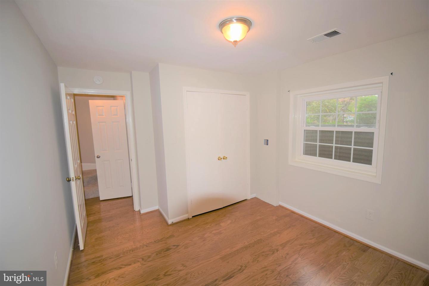 8243 Cedar Landing Ct Property Photo 28