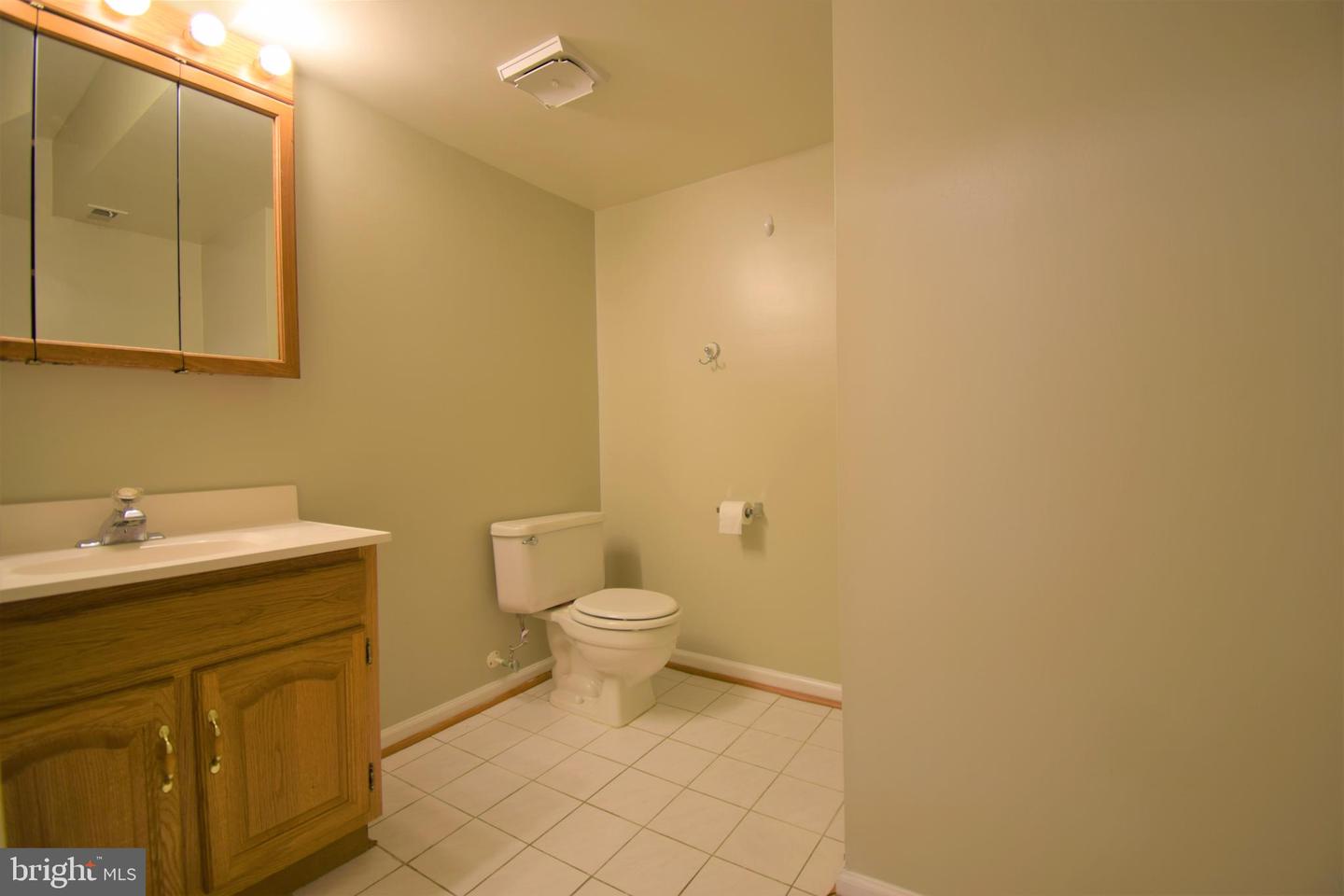 8243 Cedar Landing Ct Property Photo 31