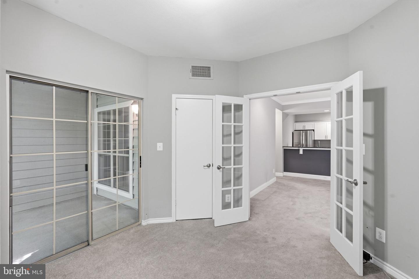 12155 Penderview Ter #823 Property Photo 11
