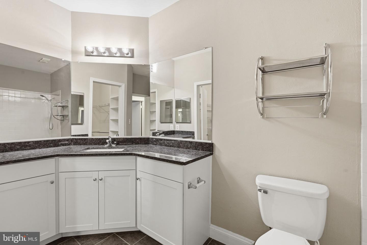 12155 Penderview Ter #823 Property Photo 20