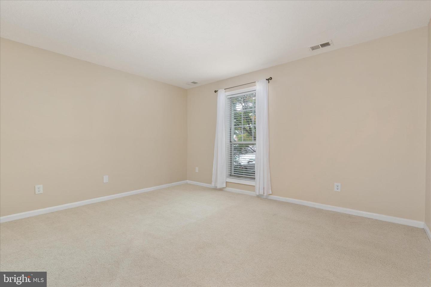 10110 Oakton Terrace Rd #10110 Property Photo 8