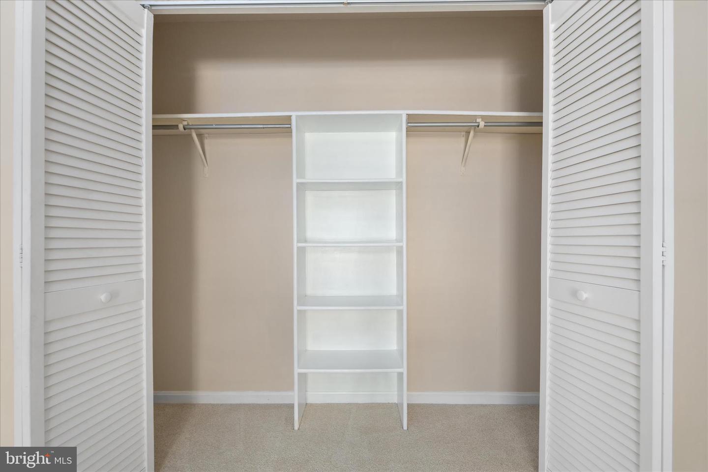 10110 Oakton Terrace Rd #10110 Property Photo 11