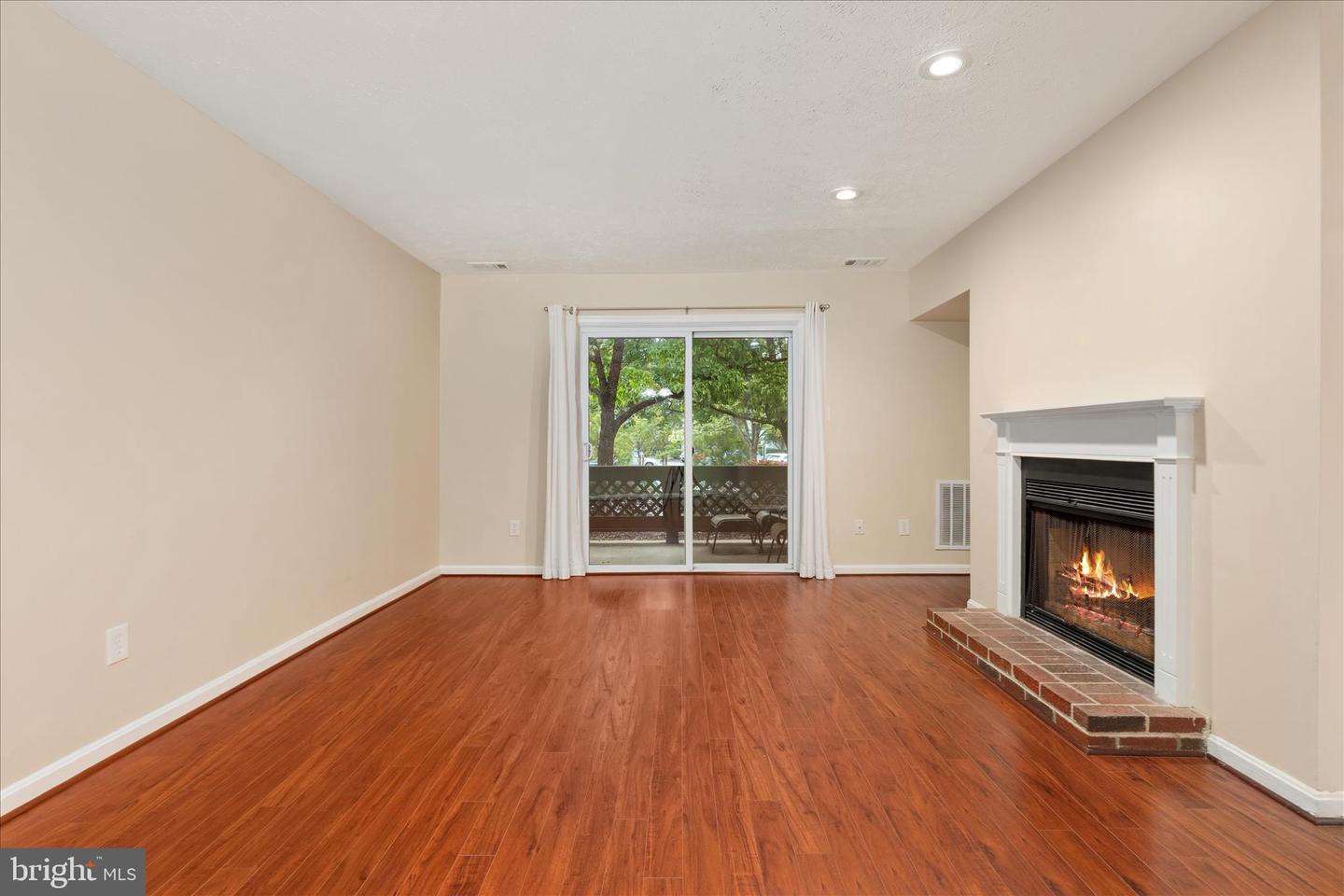 10110 Oakton Terrace Rd #10110 Property Photo 14