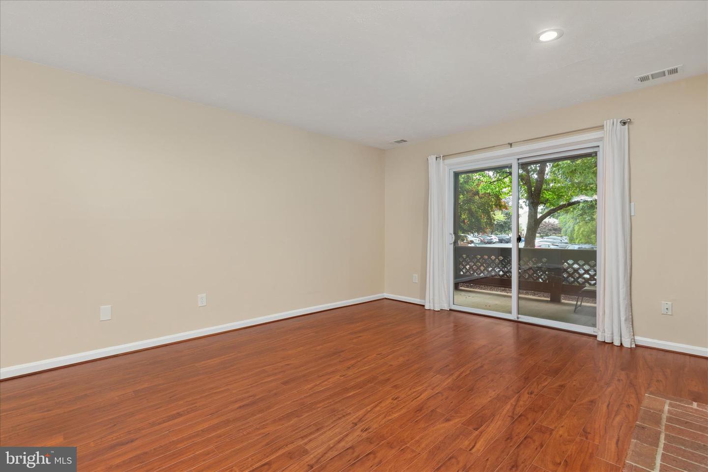 10110 Oakton Terrace Rd #10110 Property Photo 15