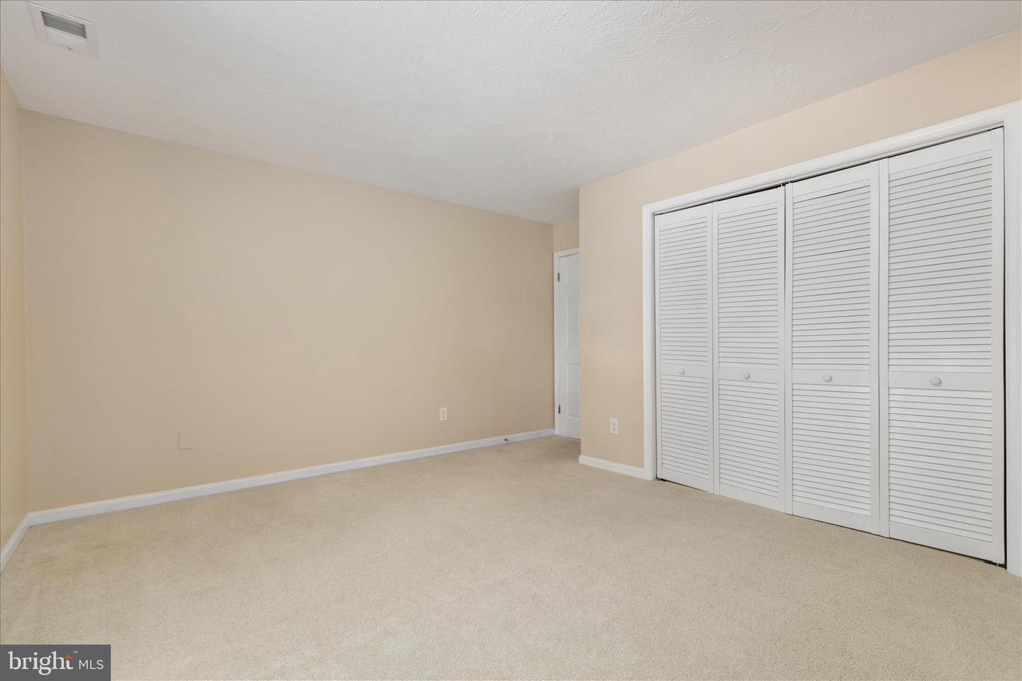 10110 Oakton Terrace Rd #10110 Property Photo 17