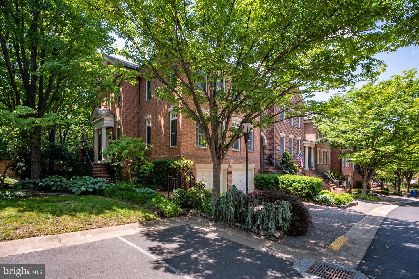2026 Mayfair Mclean Ct Property Photo 8
