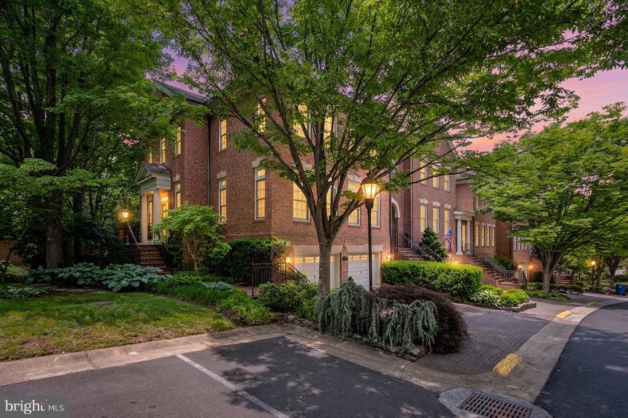 2026 Mayfair Mclean Ct Property Photo 12