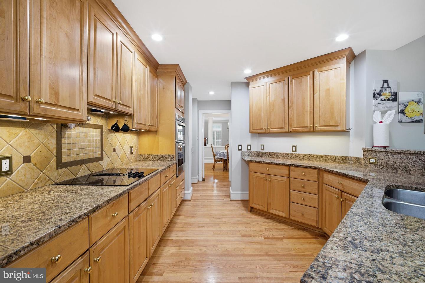 2026 Mayfair Mclean Ct Property Photo 28
