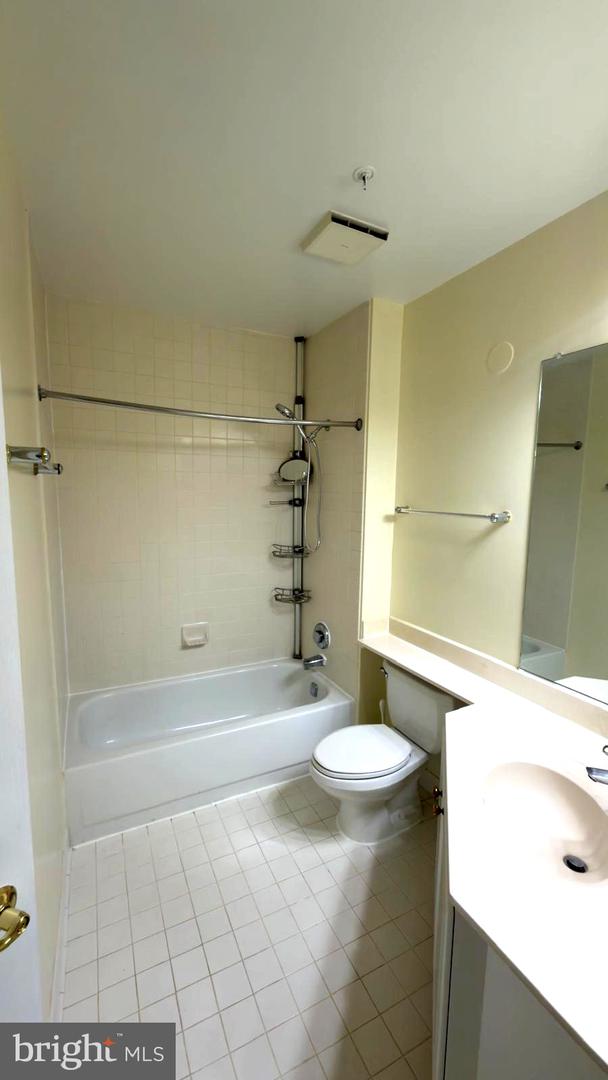 12919 Alton Sq #203 Property Photo 11