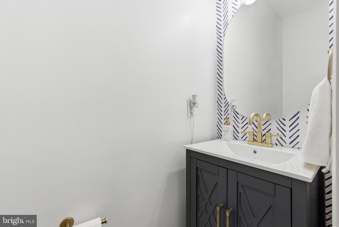 1700 Lake Shore Crest Dr #33 Property Photo 7