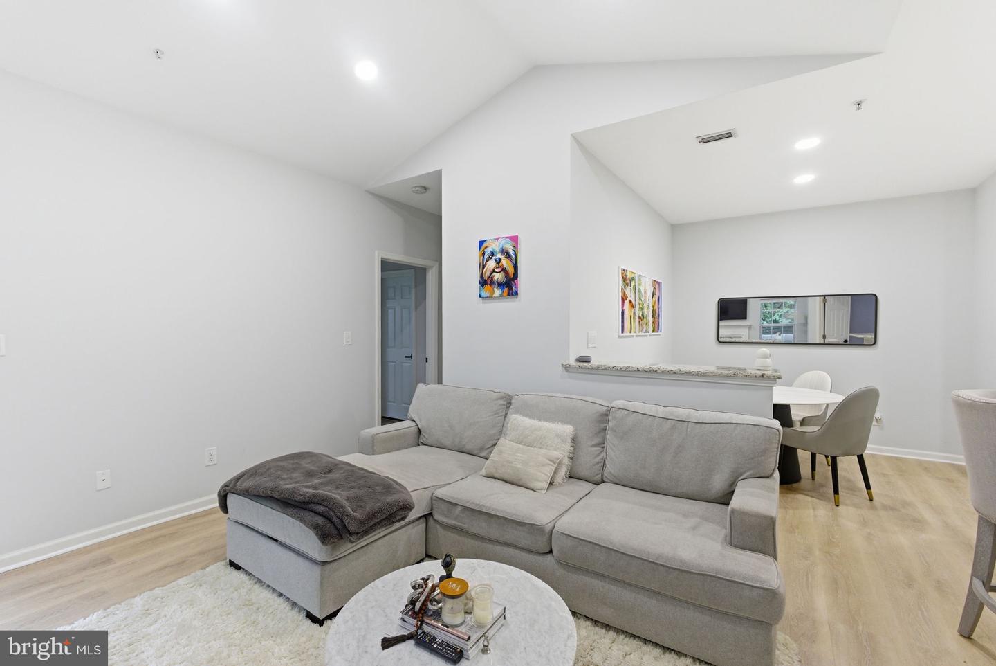 1700 Lake Shore Crest Dr #33 Property Photo 10