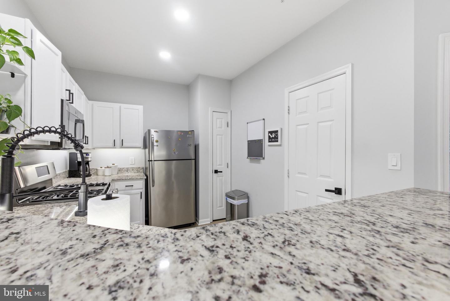 1700 Lake Shore Crest Dr #33 Property Photo 13