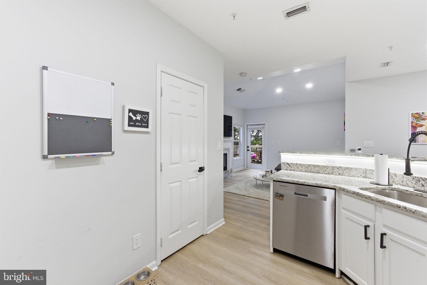 1700 Lake Shore Crest Dr #33 Property Photo 15