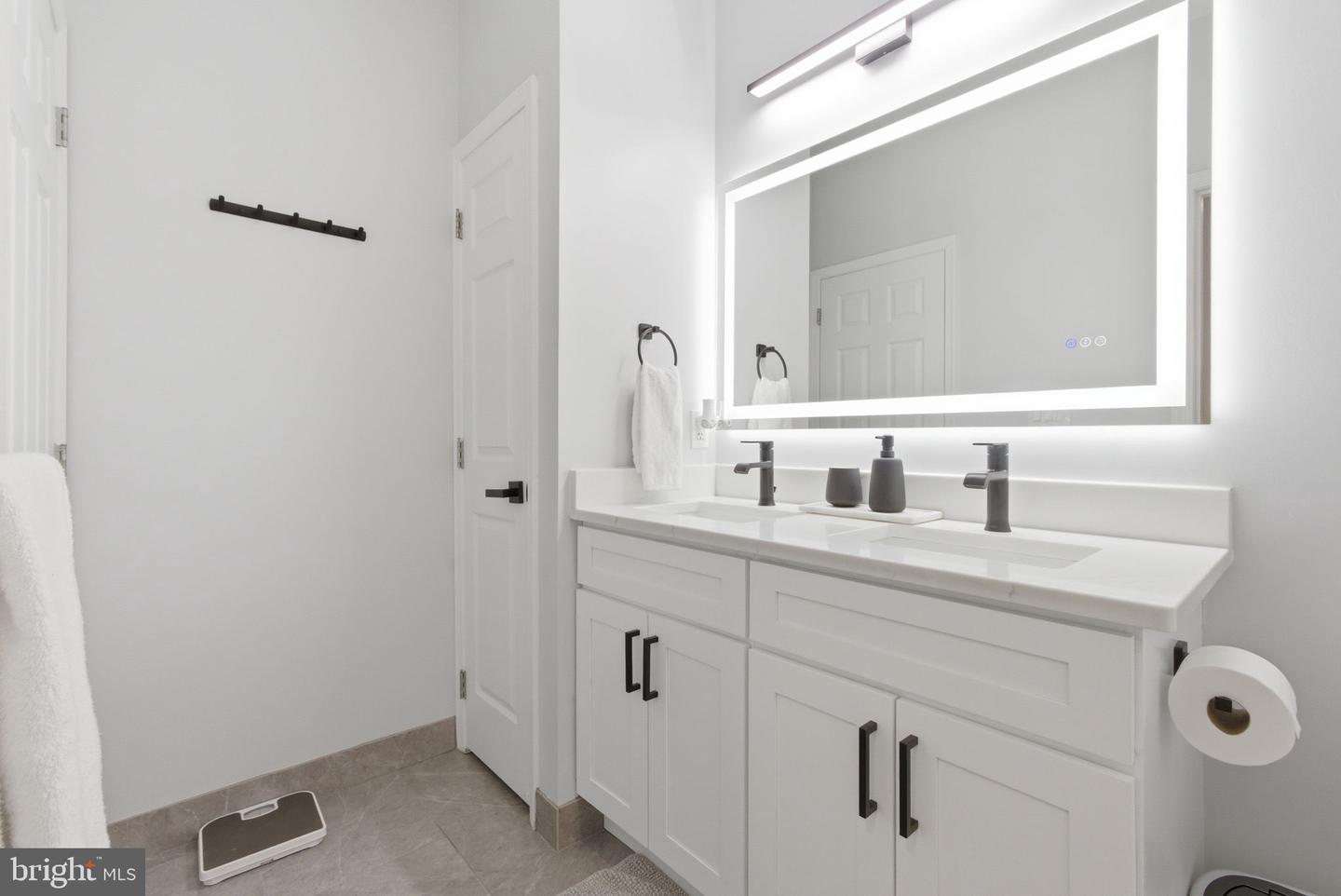 1700 Lake Shore Crest Dr #33 Property Photo 20