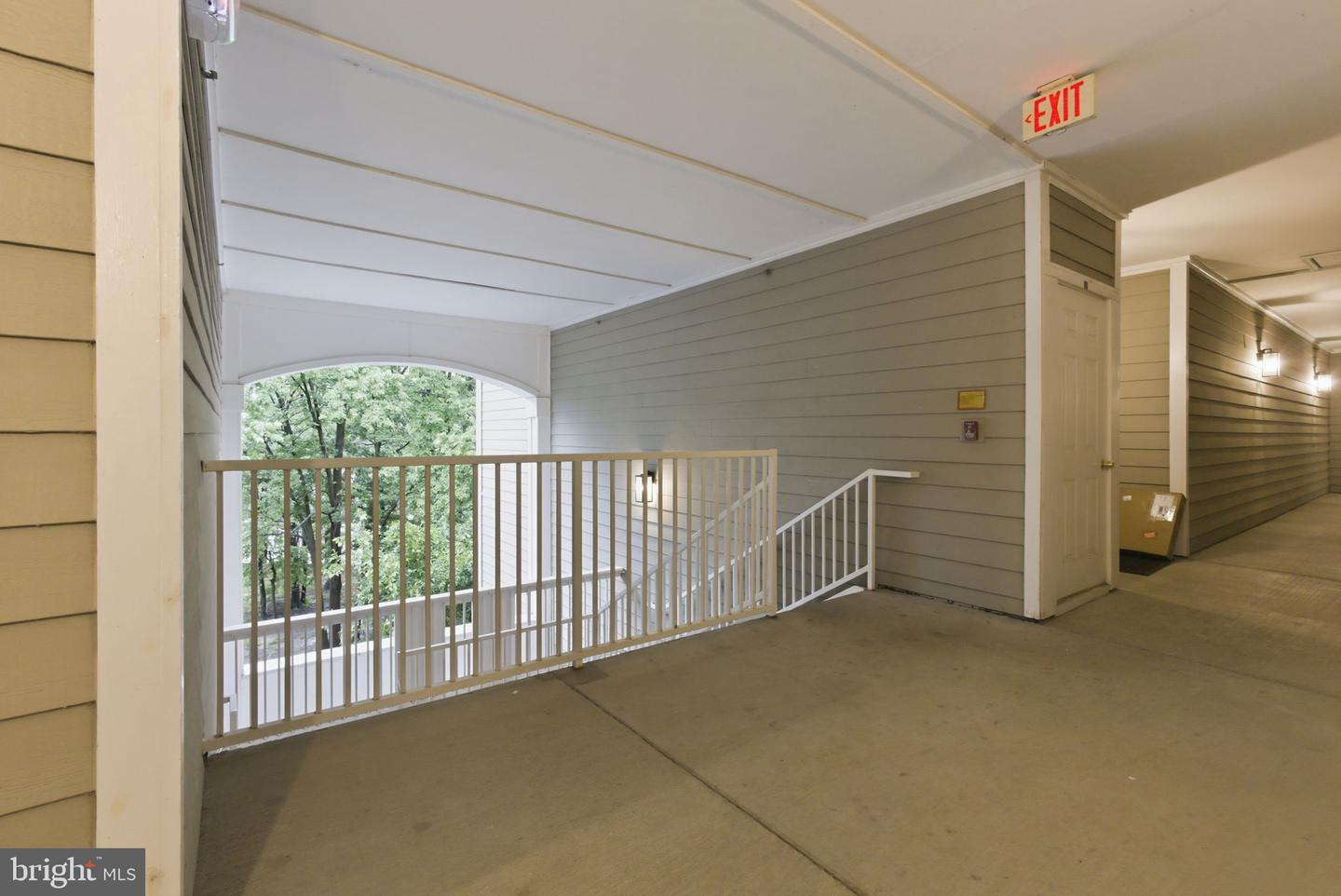 1700 Lake Shore Crest Dr #33 Property Photo 25
