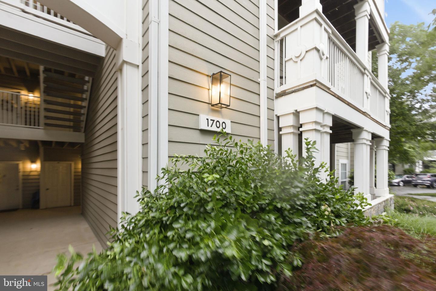 1700 Lake Shore Crest Dr #33 Property Photo 27