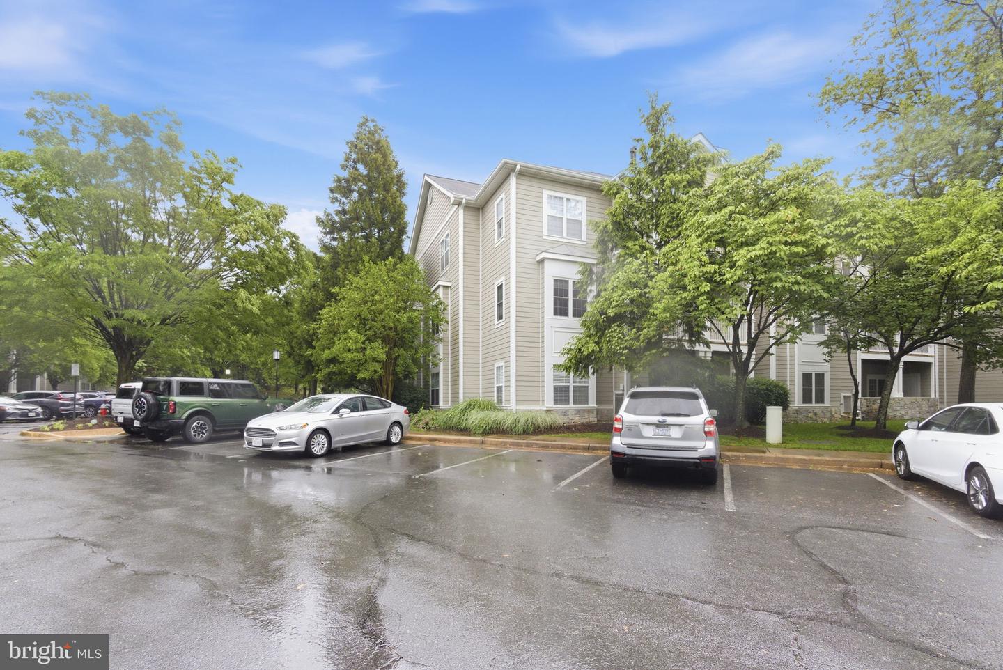 1700 Lake Shore Crest Dr #33 Property Photo 28