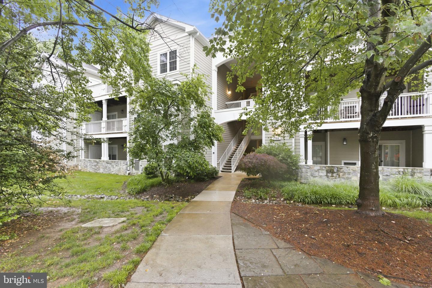 1700 Lake Shore Crest Dr #33 Property Photo 29