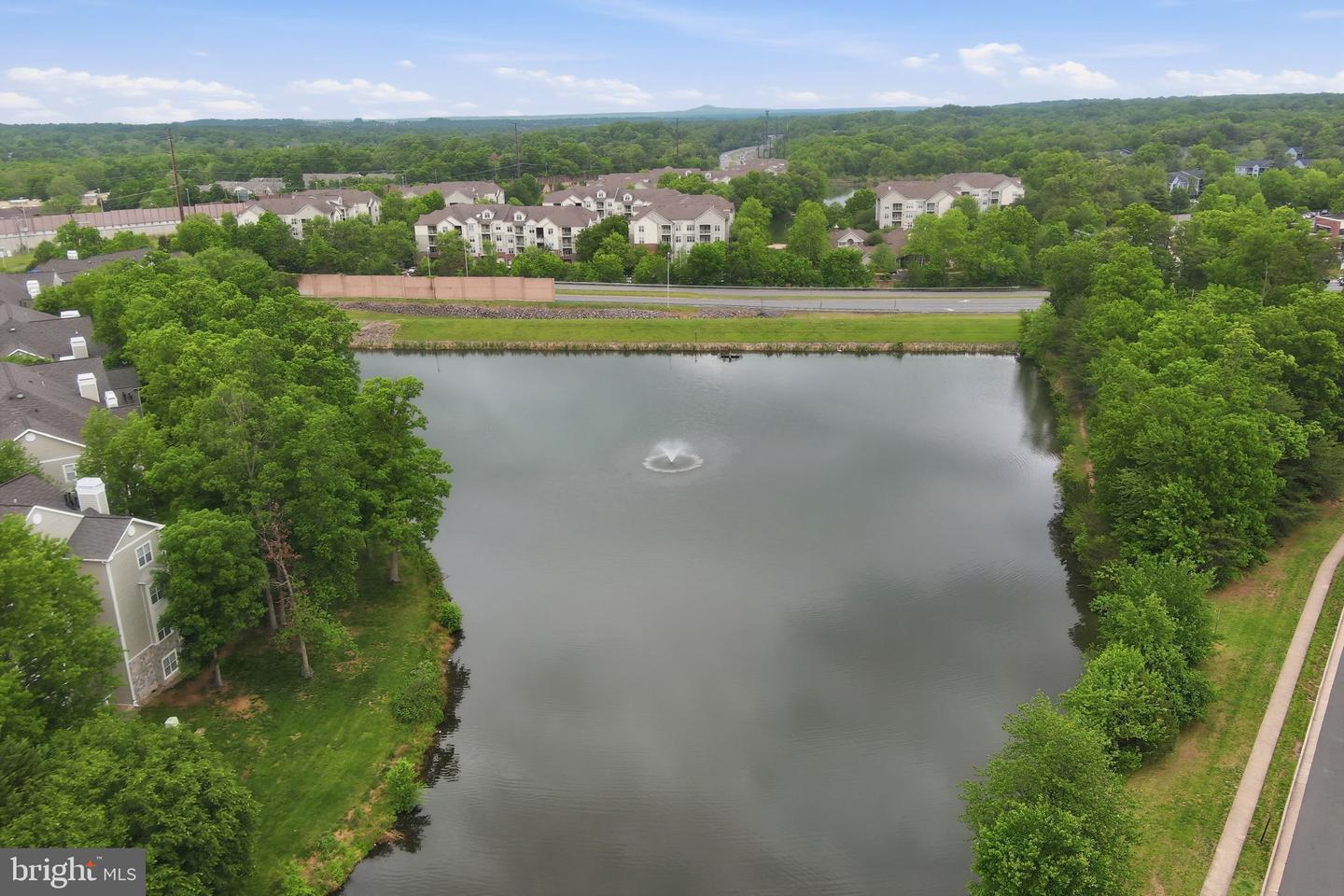 1700 Lake Shore Crest Dr #33 Property Photo 30