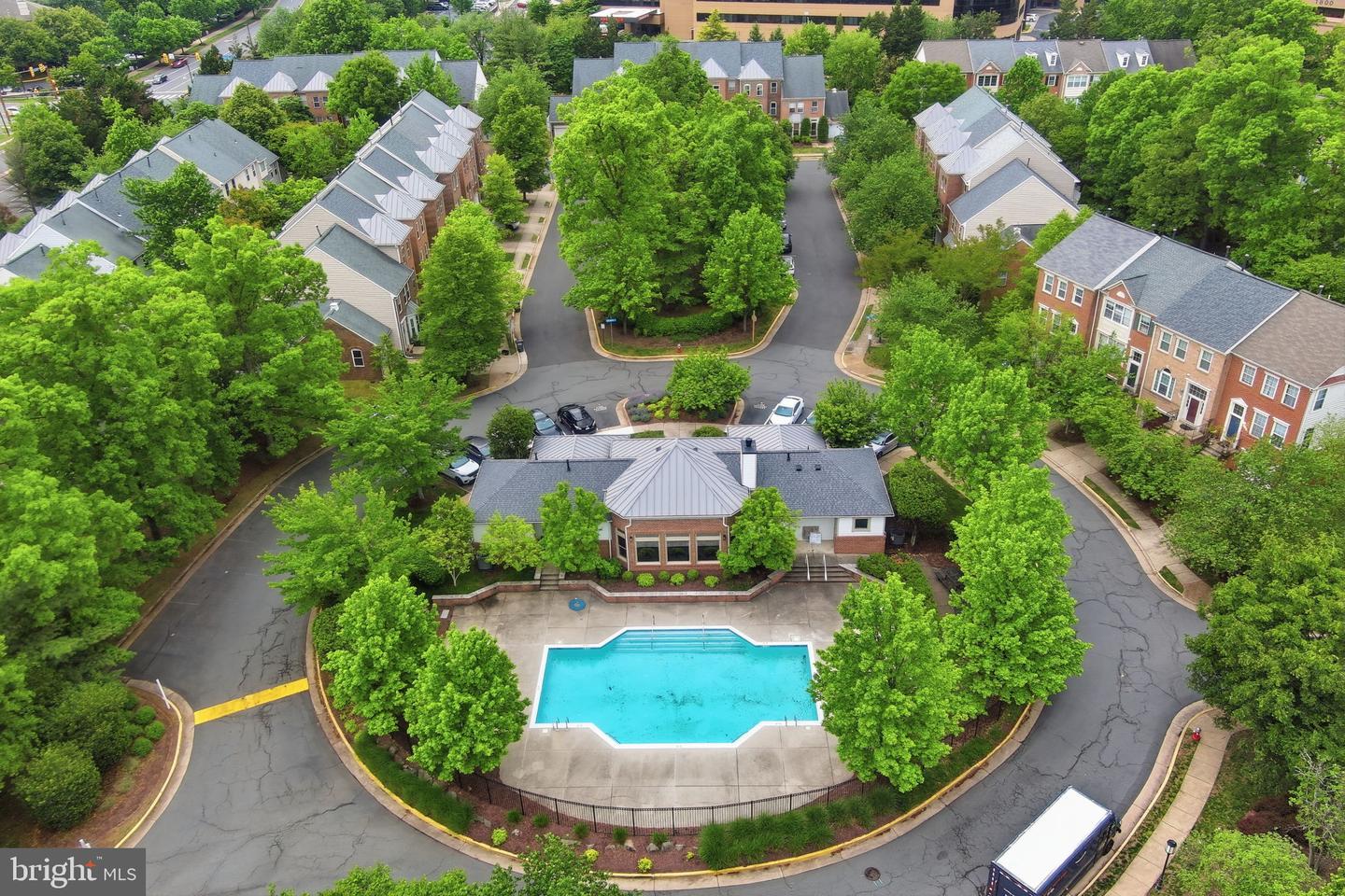 1700 Lake Shore Crest Dr #33 Property Photo 31