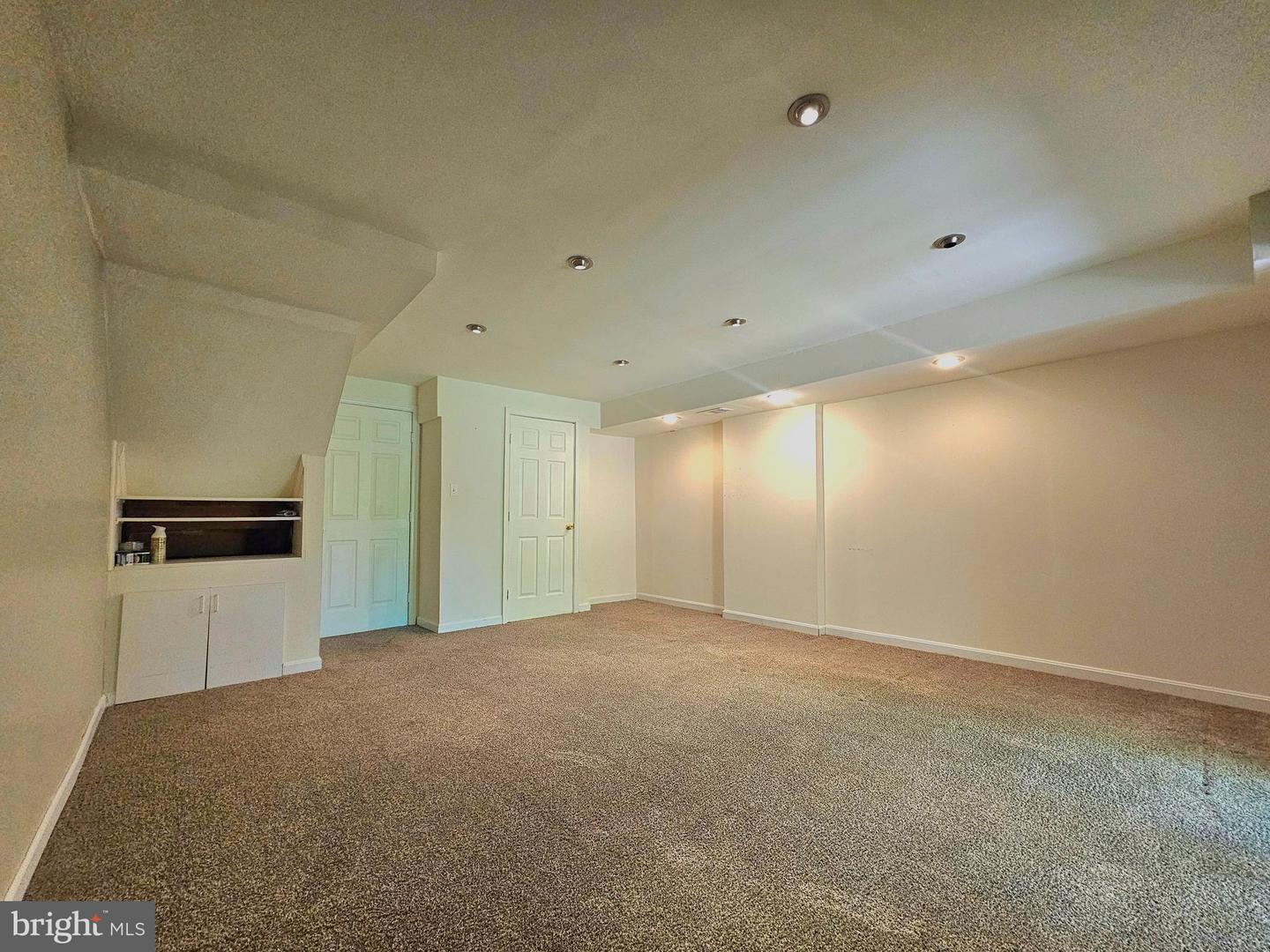 7664 Northern Oaks Ct Property Photo 25