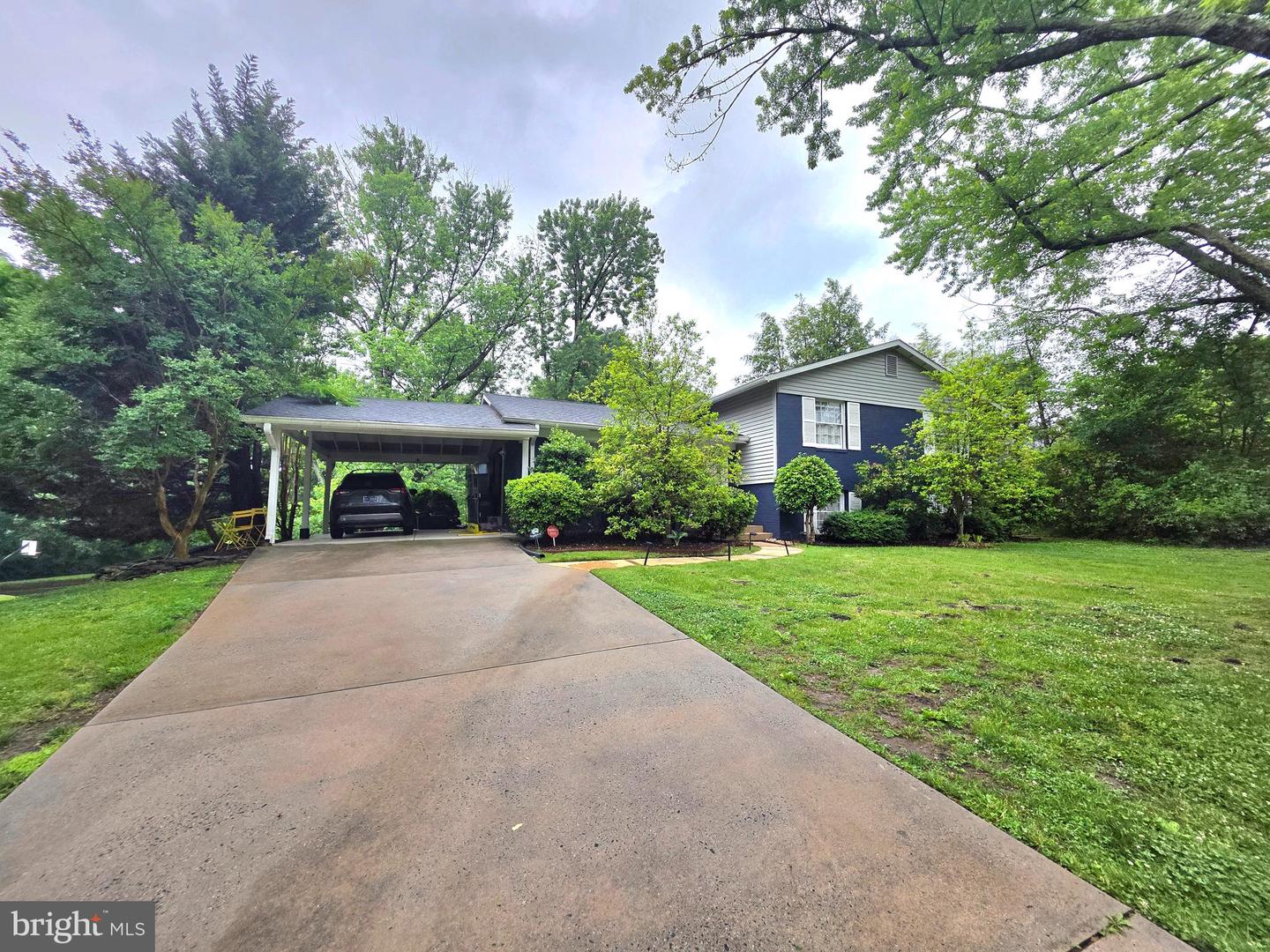 2215 Collingwood Rd Property Photo 1