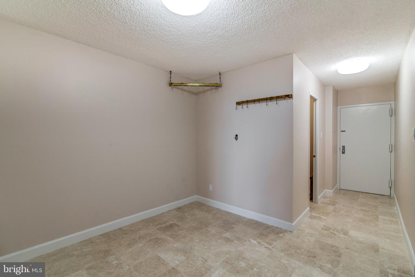 1800 Old Meadow Rd #1510 Property Photo 8
