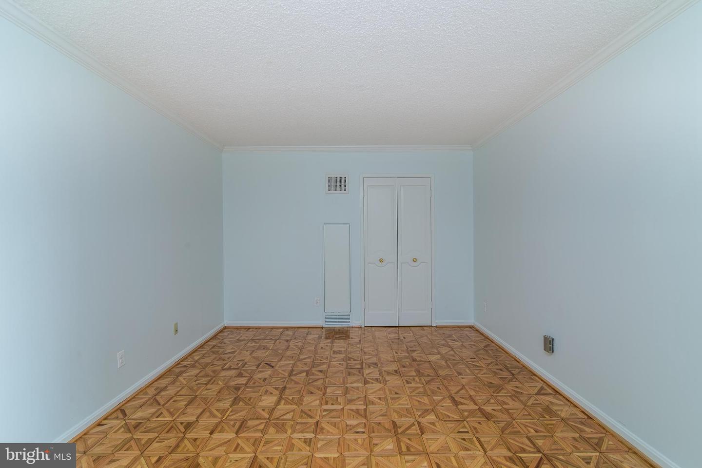 1800 Old Meadow Rd #1510 Property Photo 9
