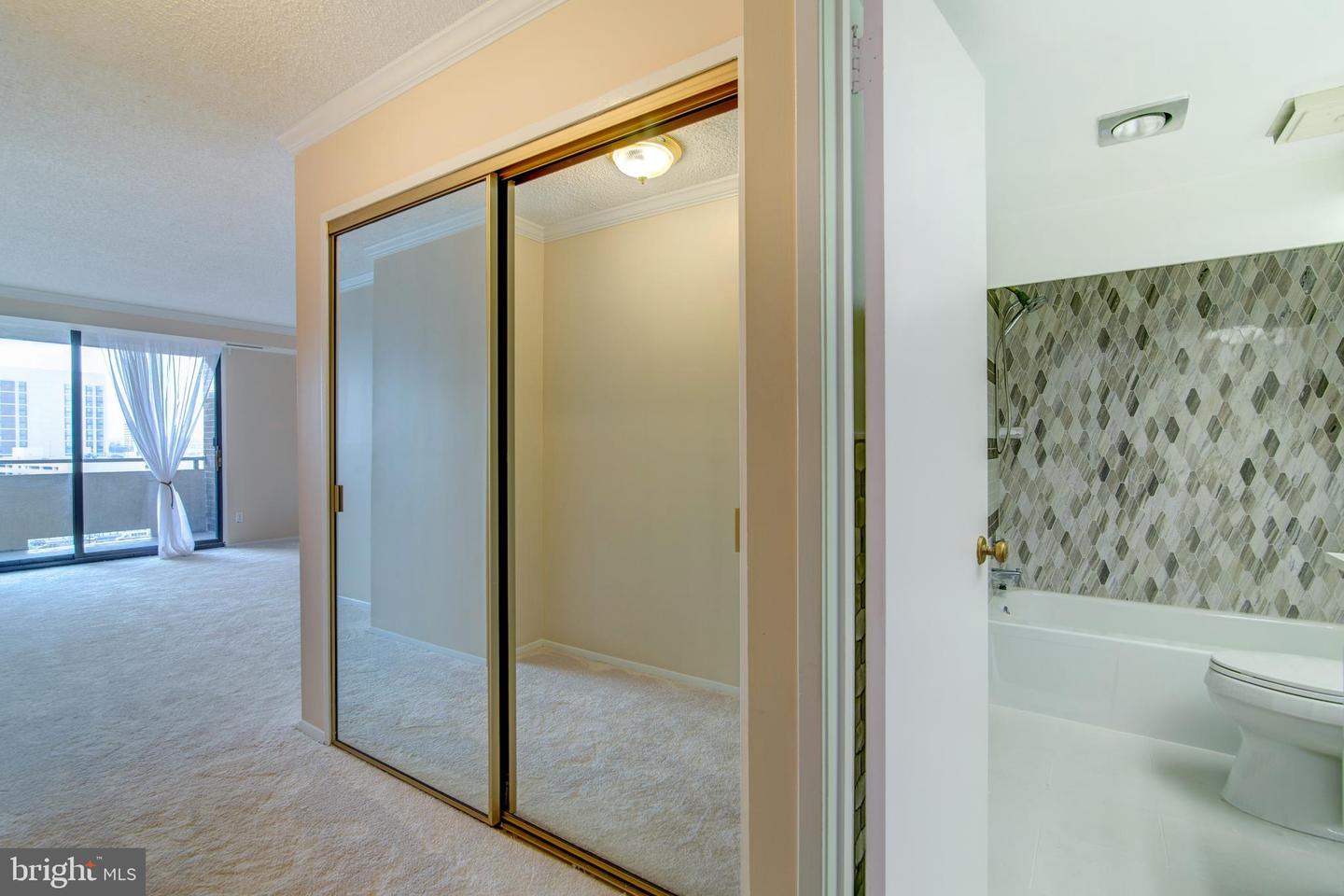 1800 Old Meadow Rd #1510 Property Photo 12
