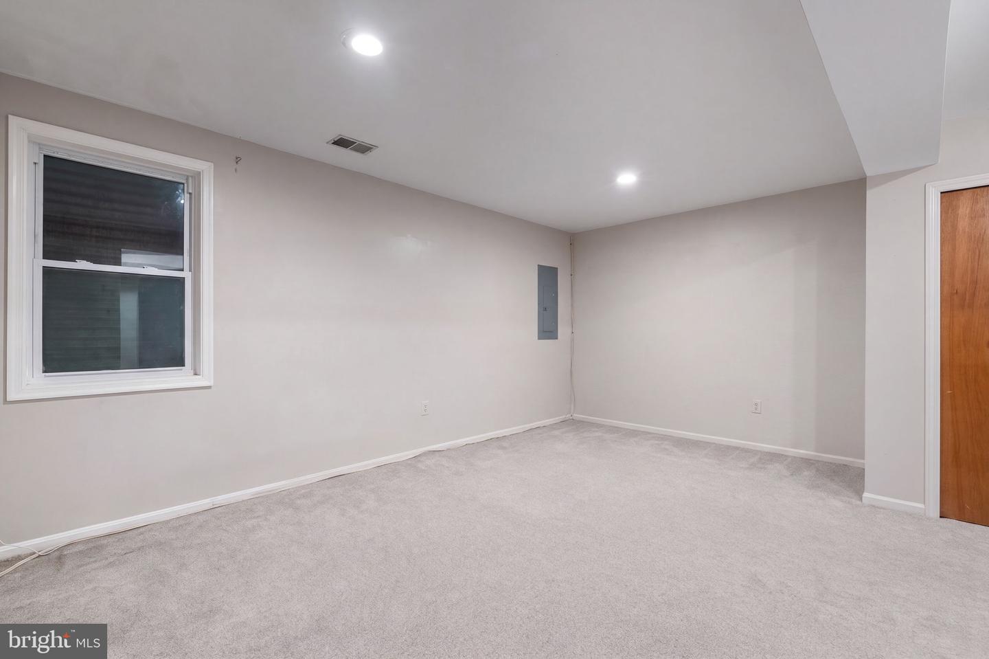 7932 Pebble Brook Ct Property Photo 23