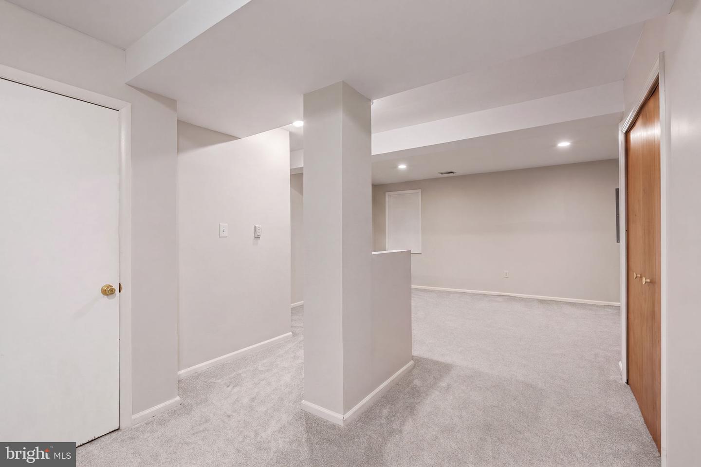 7932 Pebble Brook Ct Property Photo 25