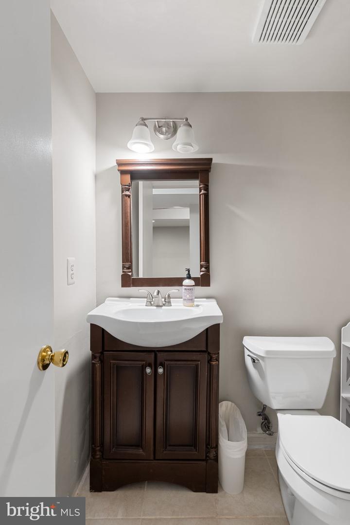 7932 Pebble Brook Ct Property Photo 26