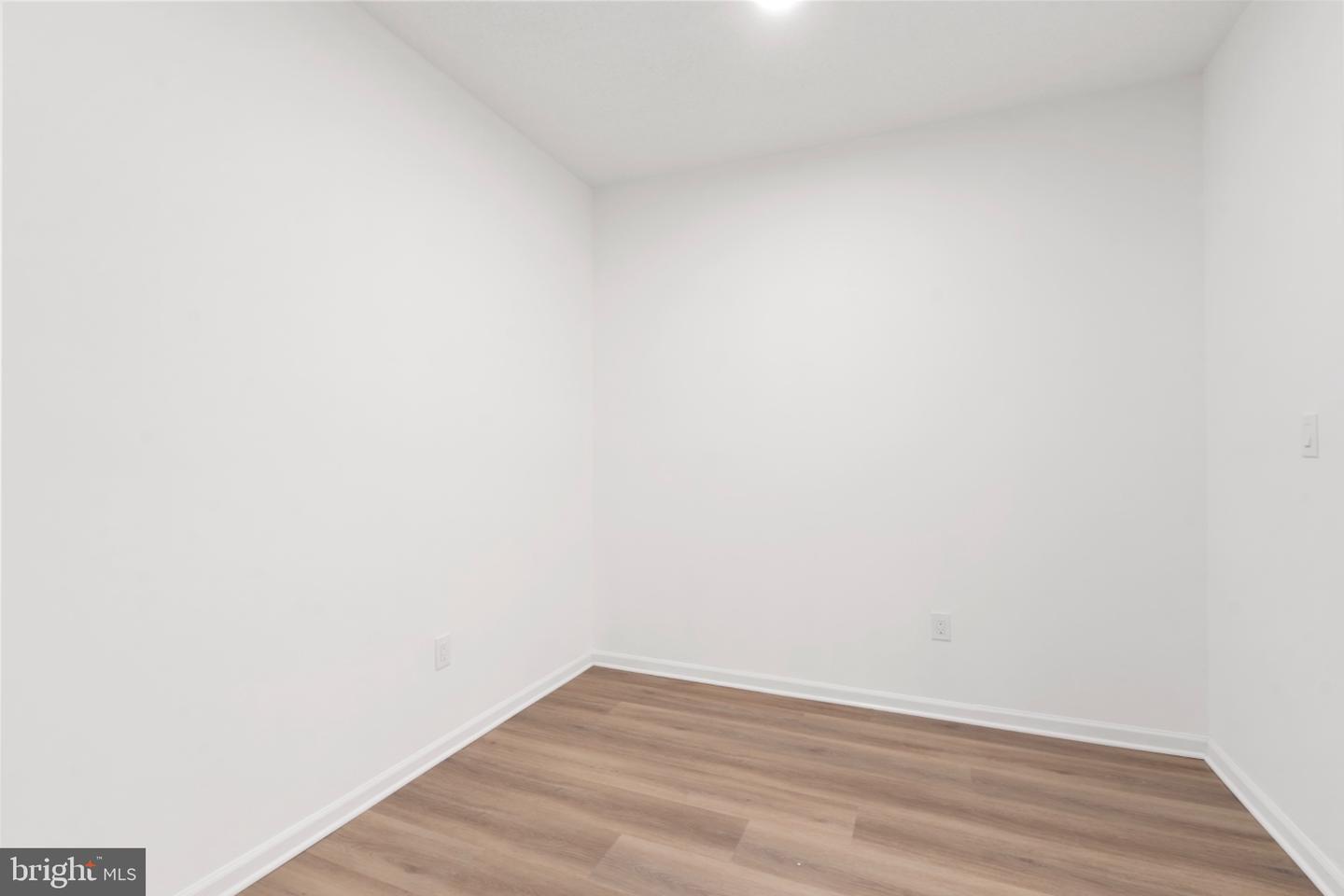 1700 Lake Shore Crest Dr #13 Property Photo 7