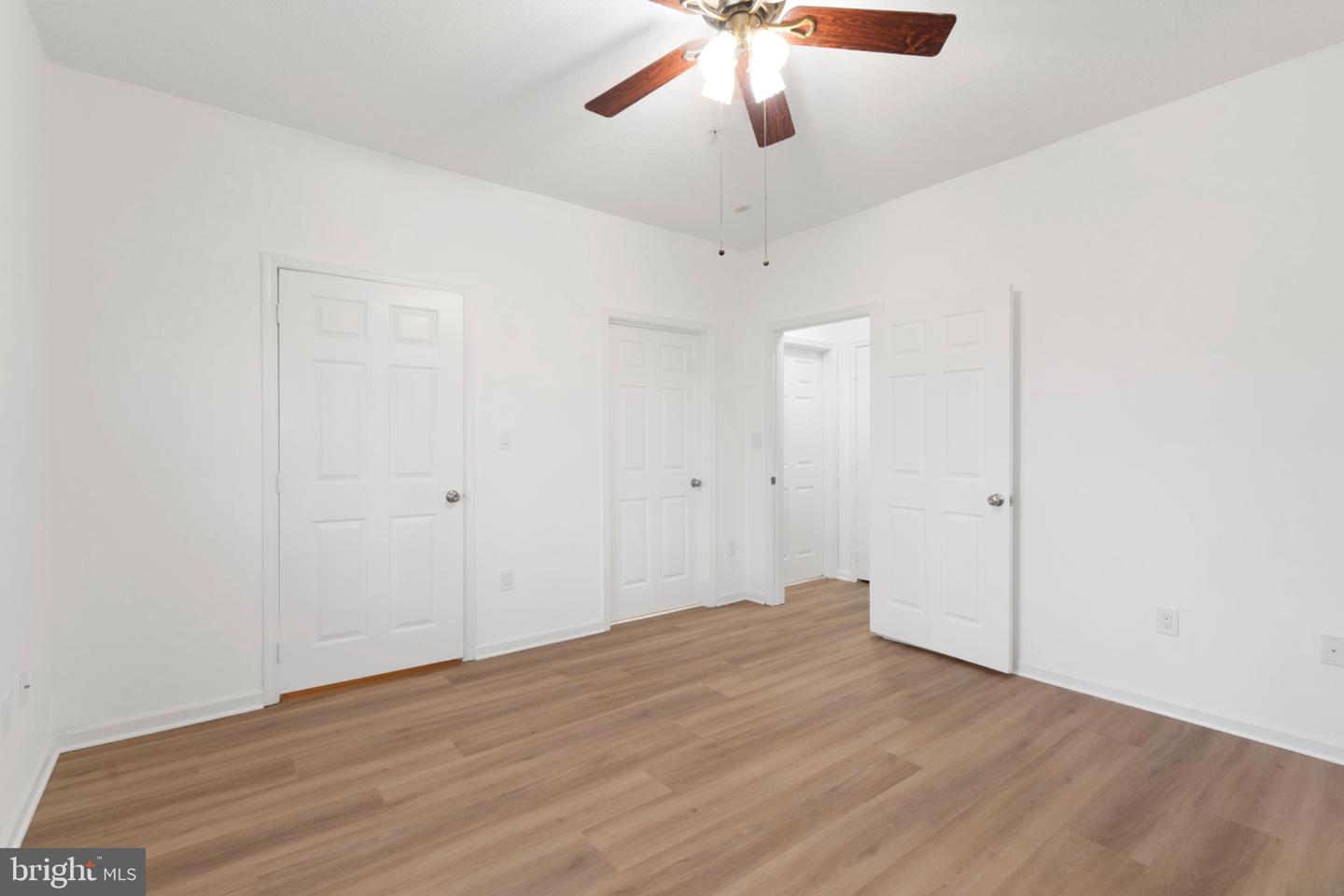 1700 Lake Shore Crest Dr #13 Property Photo 19