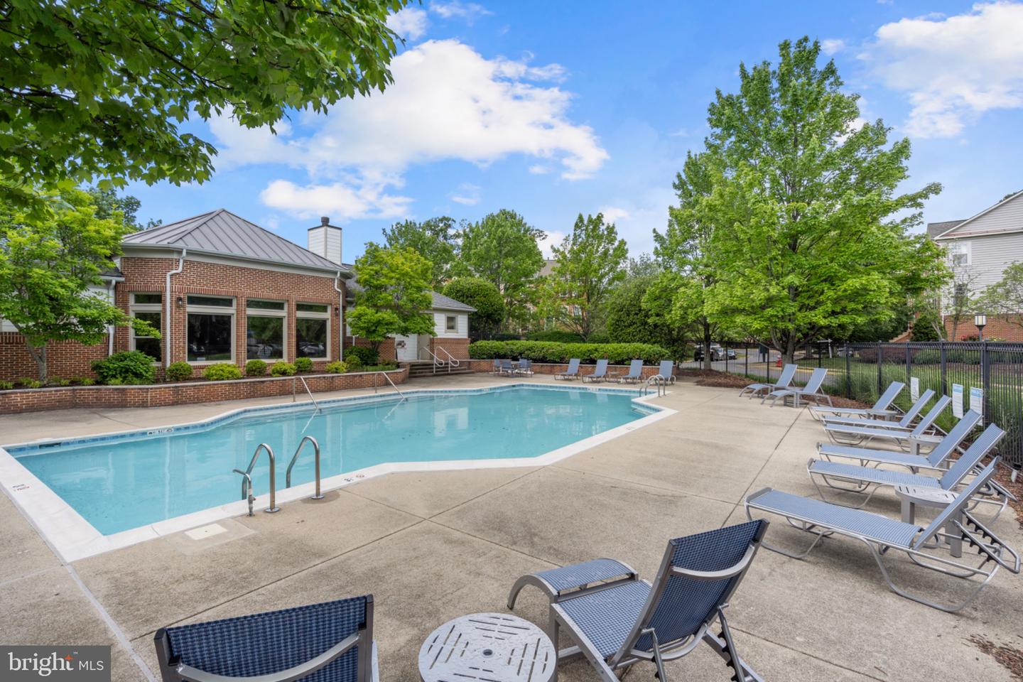 1700 Lake Shore Crest Dr #13 Property Photo 22