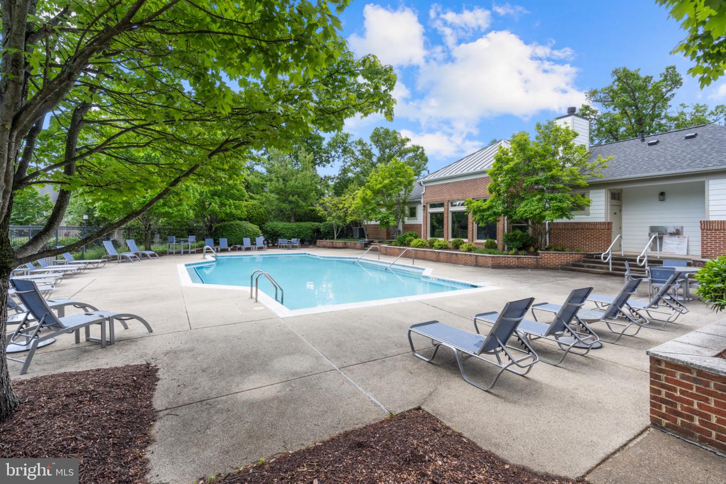 1700 Lake Shore Crest Dr #13 Property Photo 23
